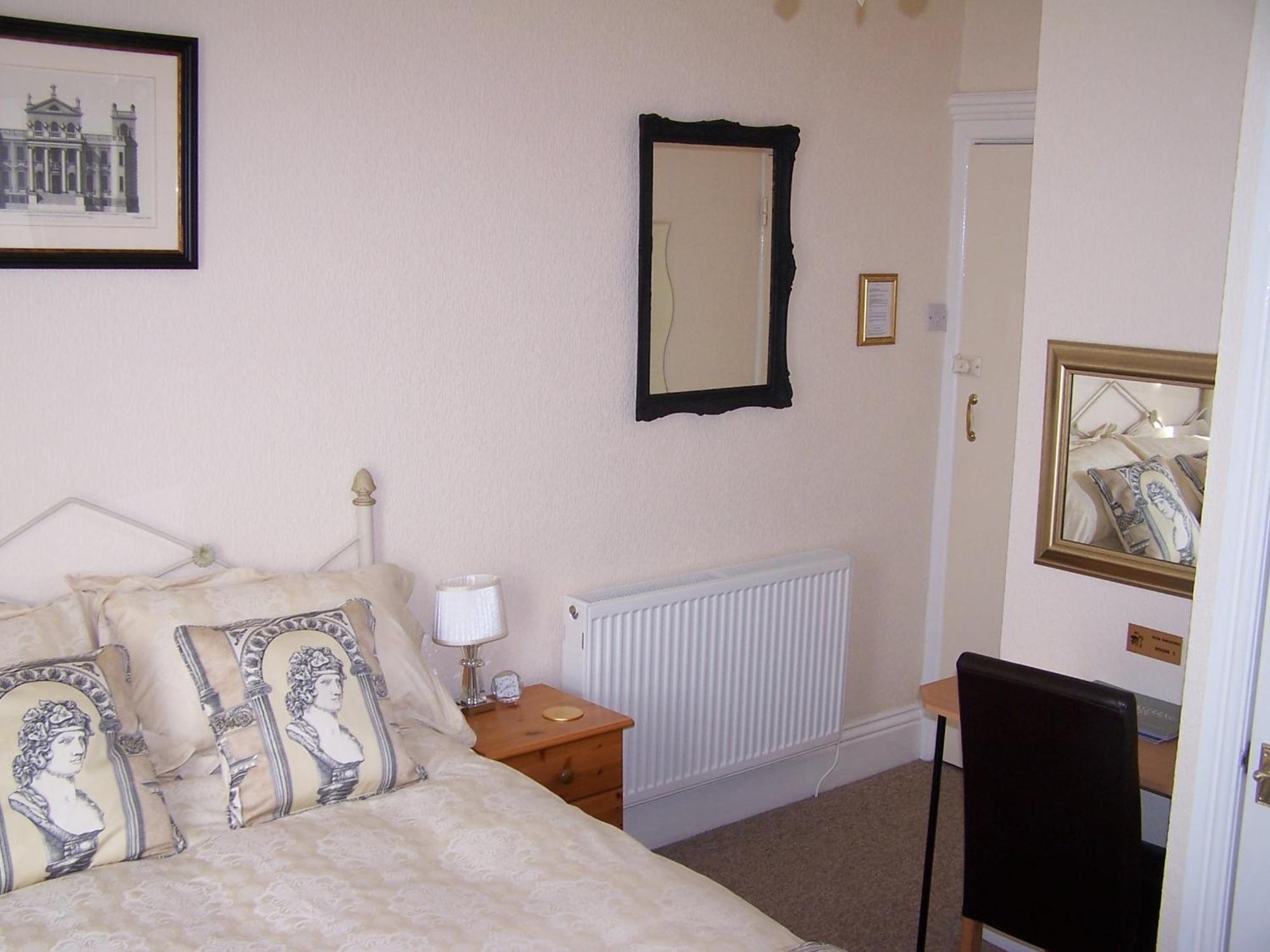 The Carmen Guesthouse (Adults Only) Llandudno Dış mekan fotoğraf